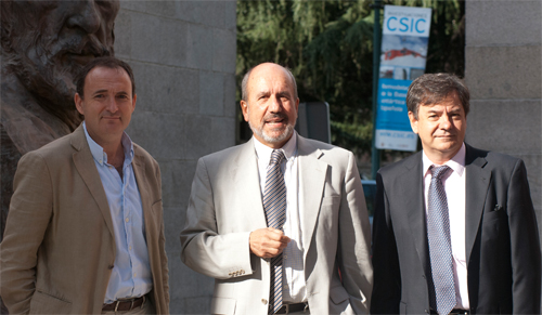 El Dr. Felipe García con los doctores Esteban y López Bernaldo de Quirós